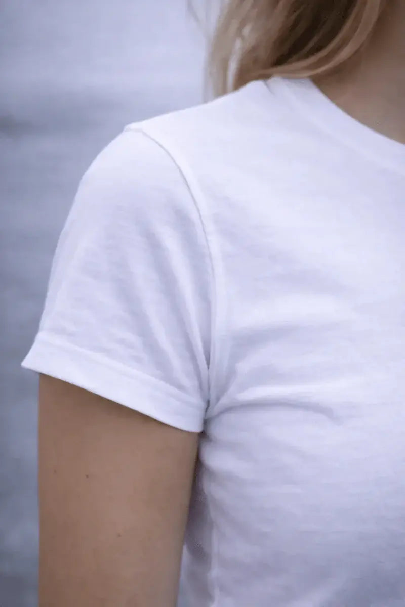 still-fitted-t-shirt-7384328 - Noctum Muse